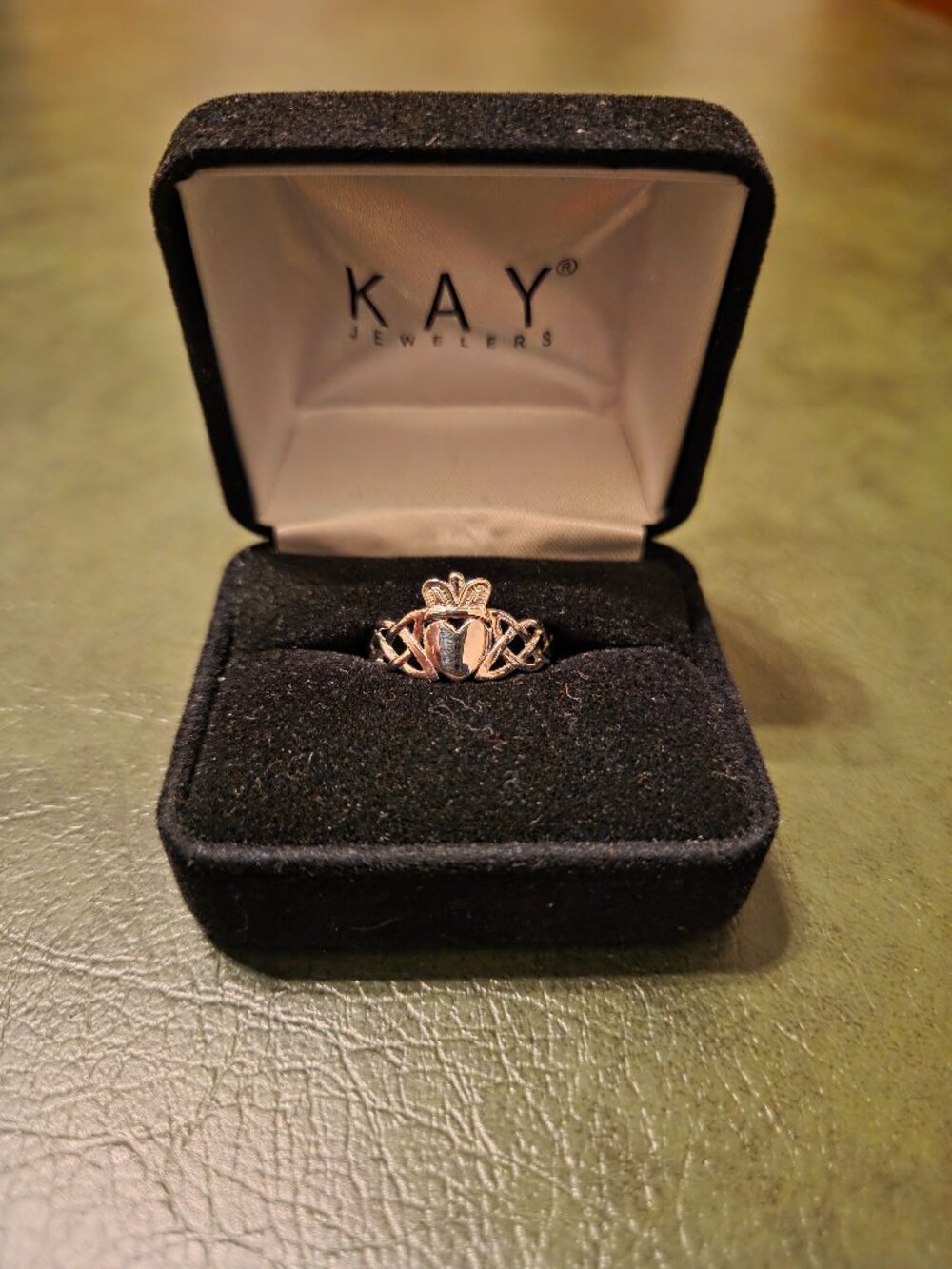14k White Gold Claddagh Ring